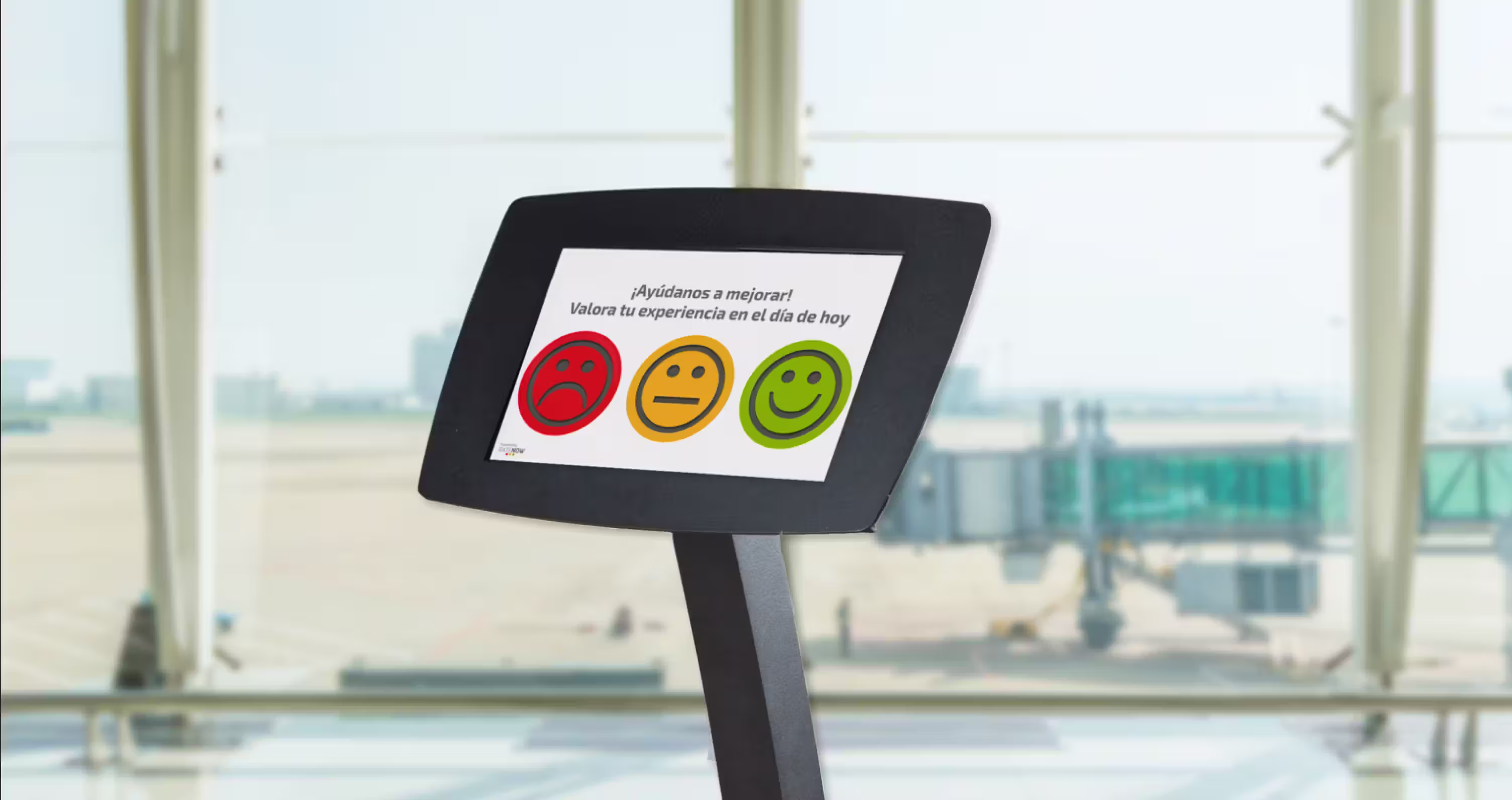 Smiley Feedback Tablet in aeroporto